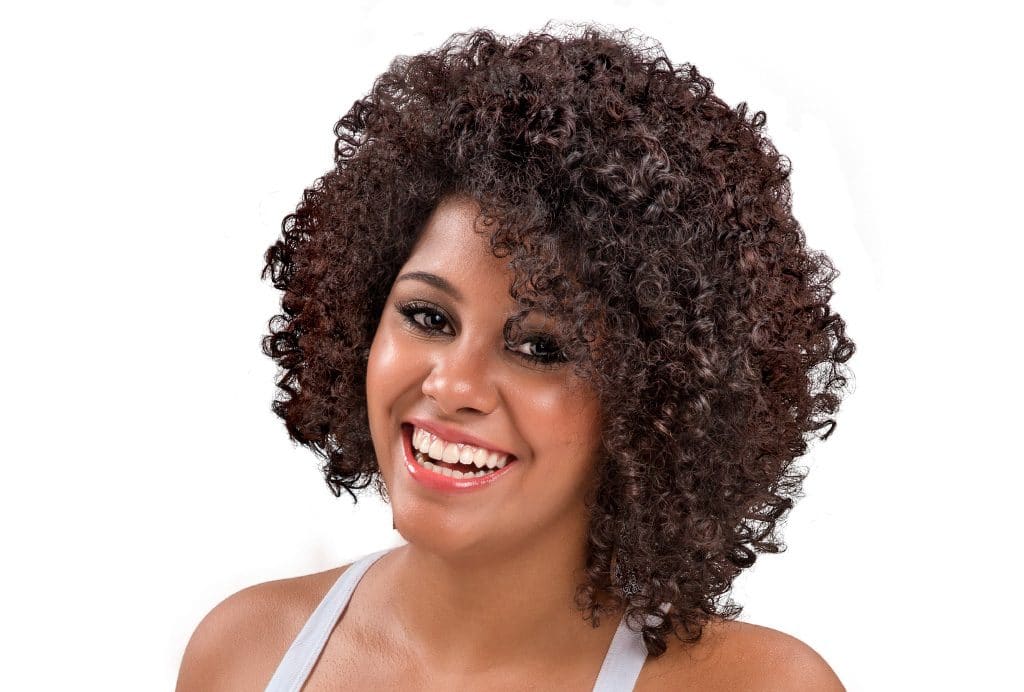 cabelo ondulado com franja