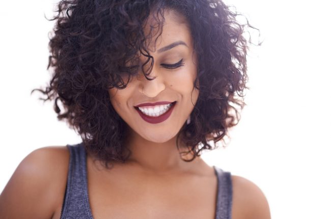 cabelo ondulado com franja