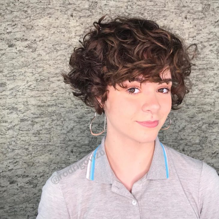 quanto custa um corte de cabelo ondulado curto profissional