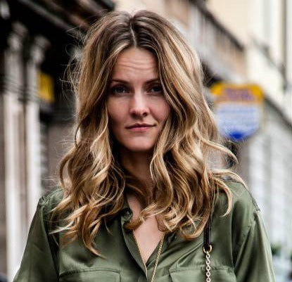 2B ou 2C) e Escolher os Produtos Ideais
2. 5 Cortes em Camadas que Rejuvenescem o Cabelo Ondulado Longo
3. Rotina de Finalização: Como Definir Ondas sem Pesar os Fios Longos
4. Cabelo Ondulado 2C: Cuidados Especiais para Ondas Intensas e Volume
5. Técnicas de Ondas sem Calor para Cabelos Ondulados Longos