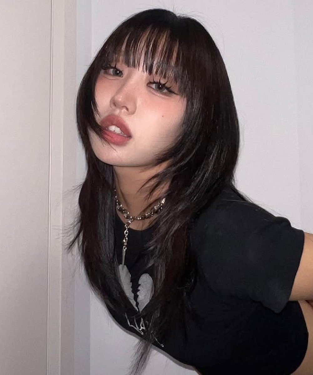 Franja Lateral Longa: Versatilidade para Cabelos Escuros