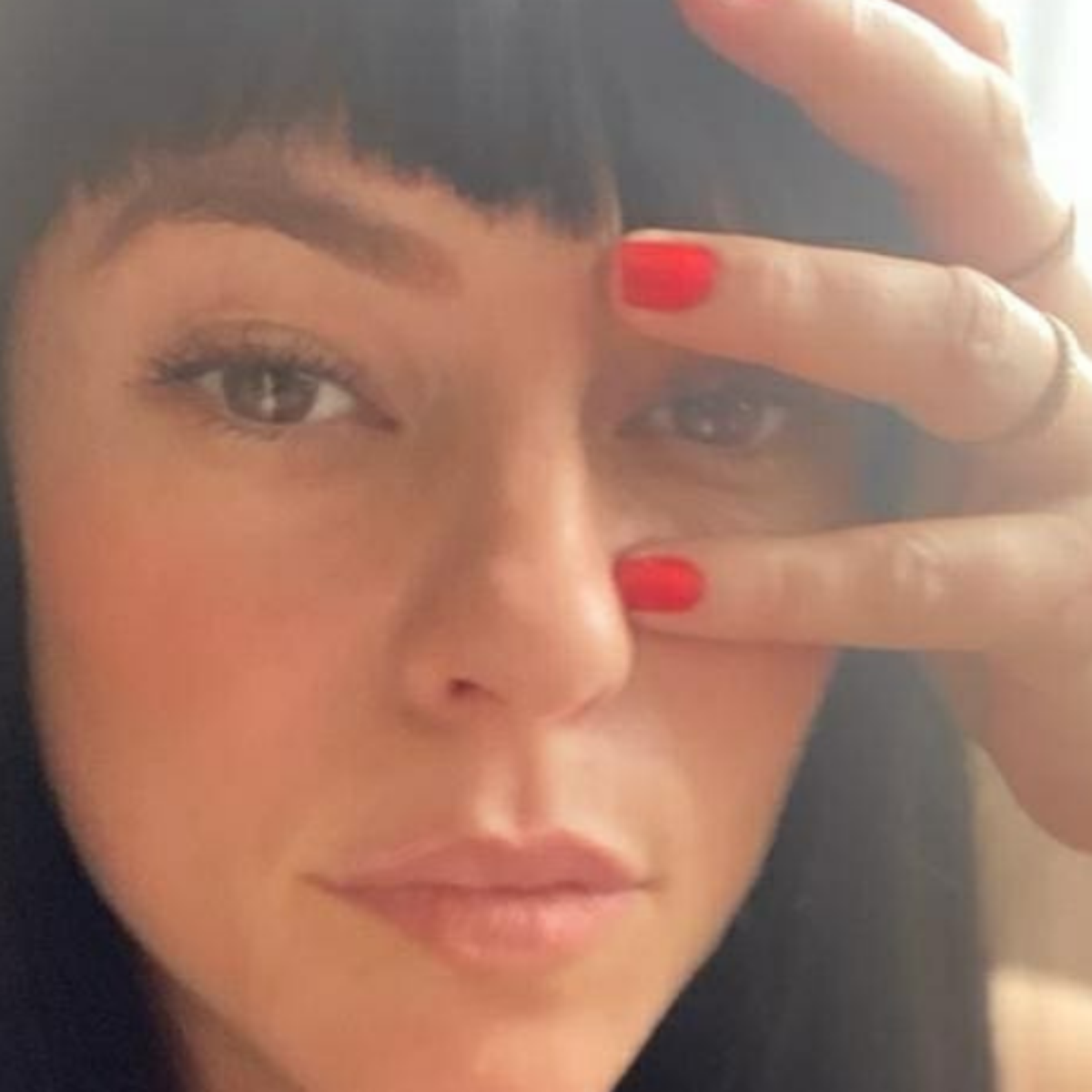 cabelo preto com franja