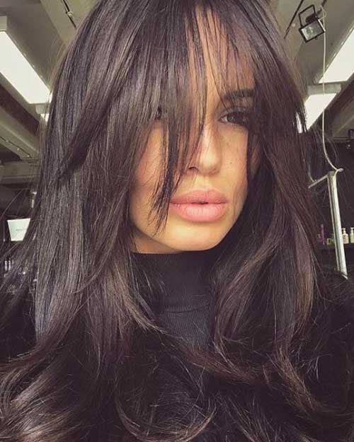 Micro Bangs: Ousadia no Cabelo Preto