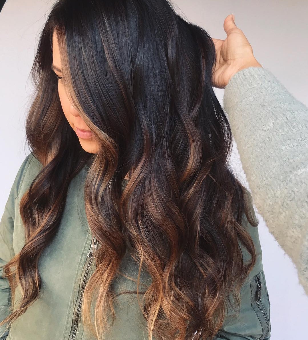 cabelo preto com luzes