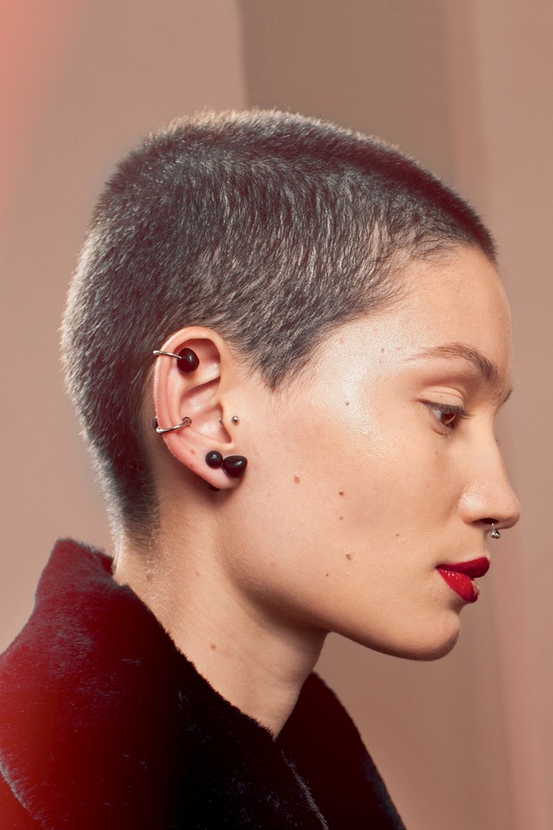 Sidecut Feminino: Como Raspar Apenas a Lateral e Manter a Versatilidade