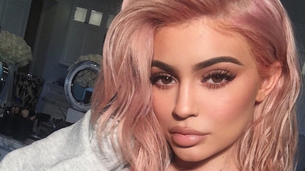 Rose gold em morenas: Técnicas e inspirações para um visual deslumbrante