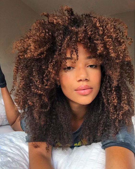 Penteados Protetores para Cabelo 3C: Estilo e Saúde para Seus Cachos