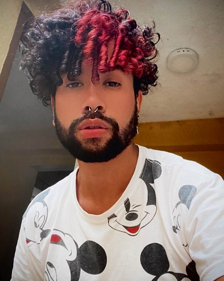 Guia Completo: Como Fazer Mechas Vermelhas em Cabelo Preto