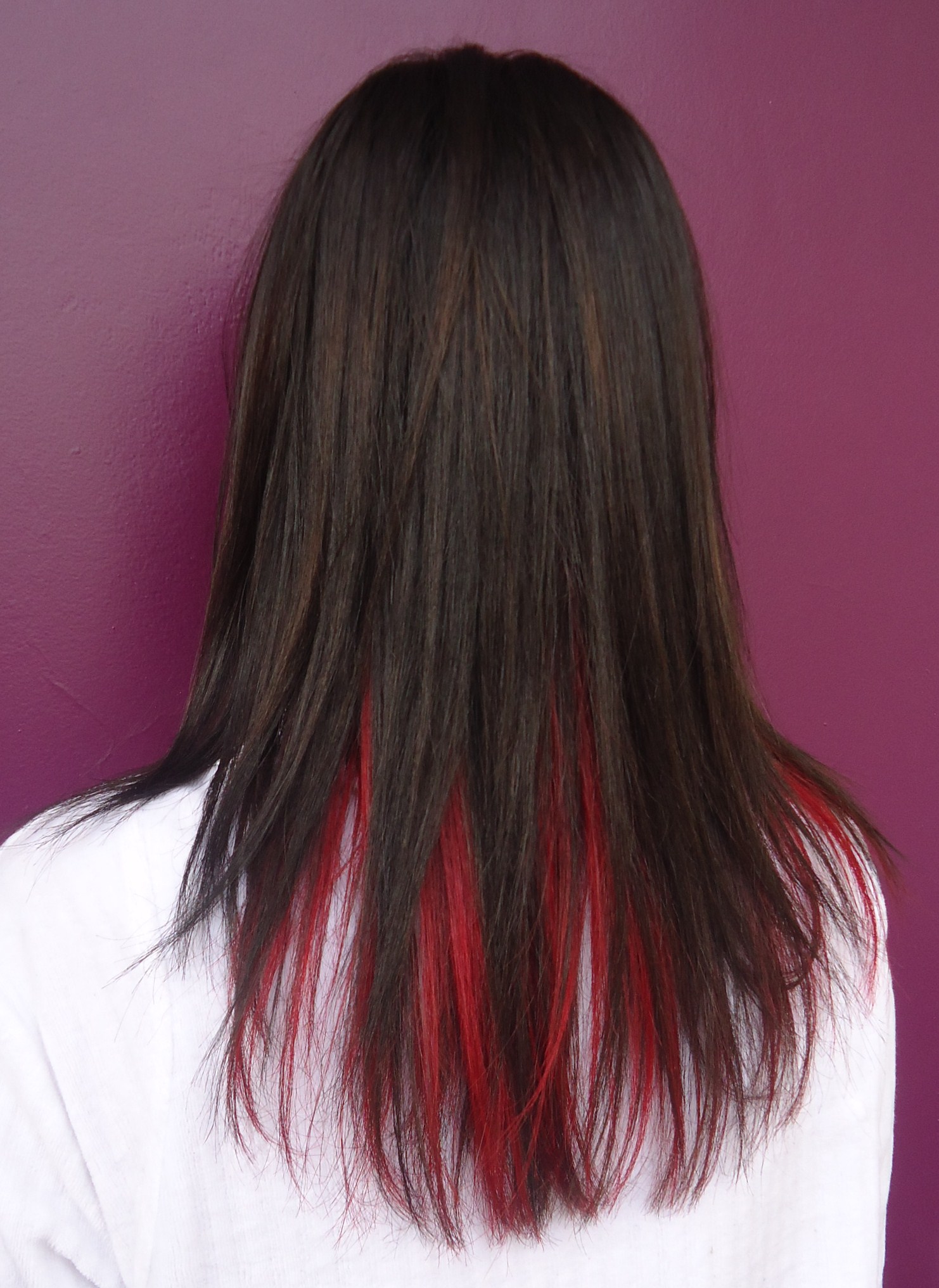 Cabelo Preto e Vermelho: Dicas Essenciais para Manter a Cor Vibrante e Evitar o Desbotamento