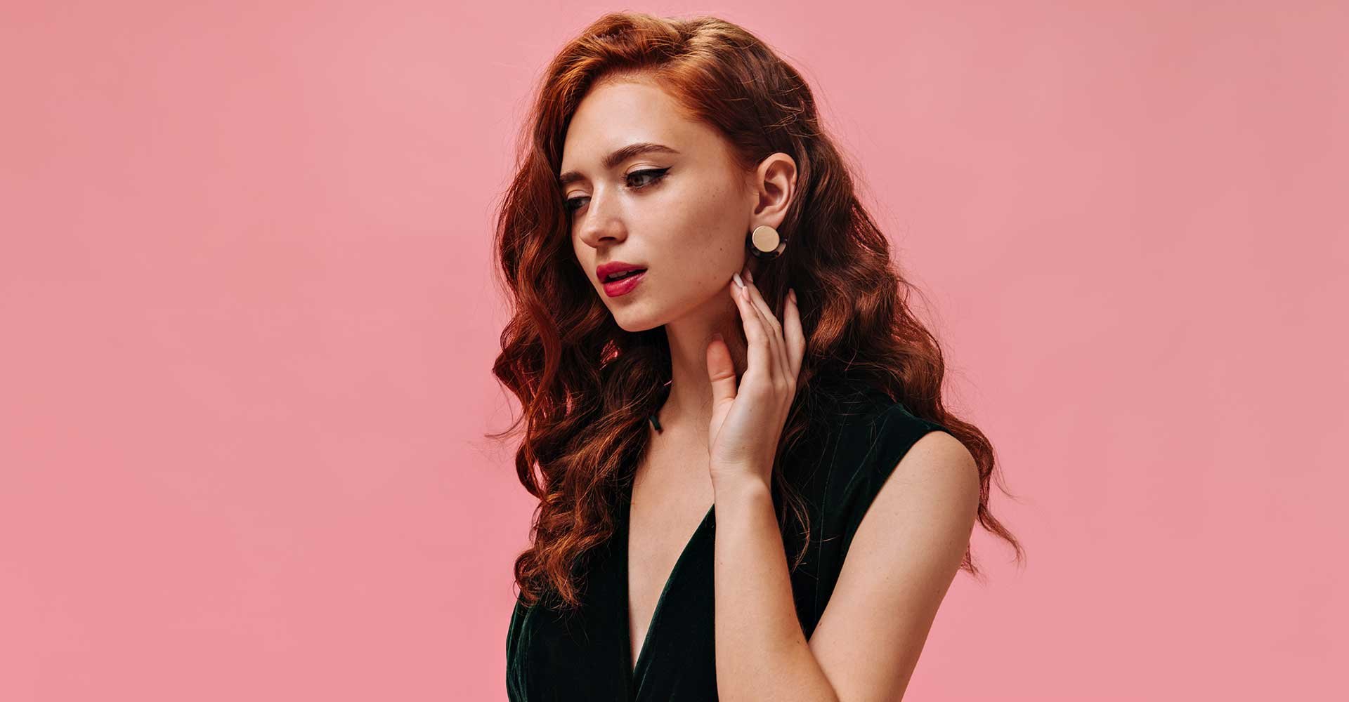 cabelo vermelho escuro para pele clara