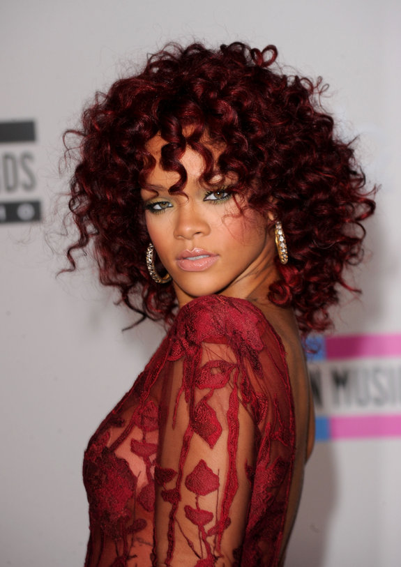 cabelo vermelho escuro vs borgonha