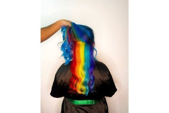 Tonalizante vs. Tinta Fantasia: Qual a Melhor Opção para o Seu Cabelo Colorido?