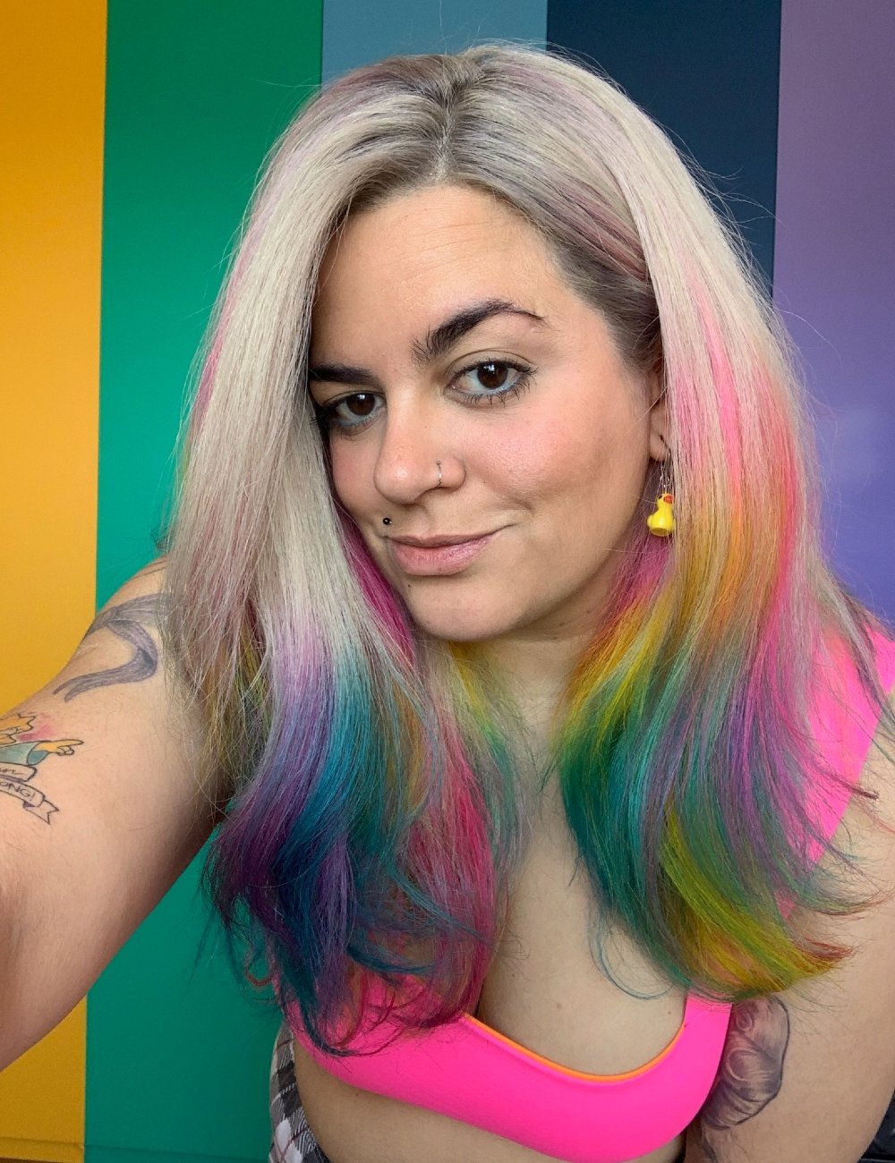 Tonalizante vs. Tinta Fantasia: Qual a Melhor Opção para o Seu Cabelo Colorido?