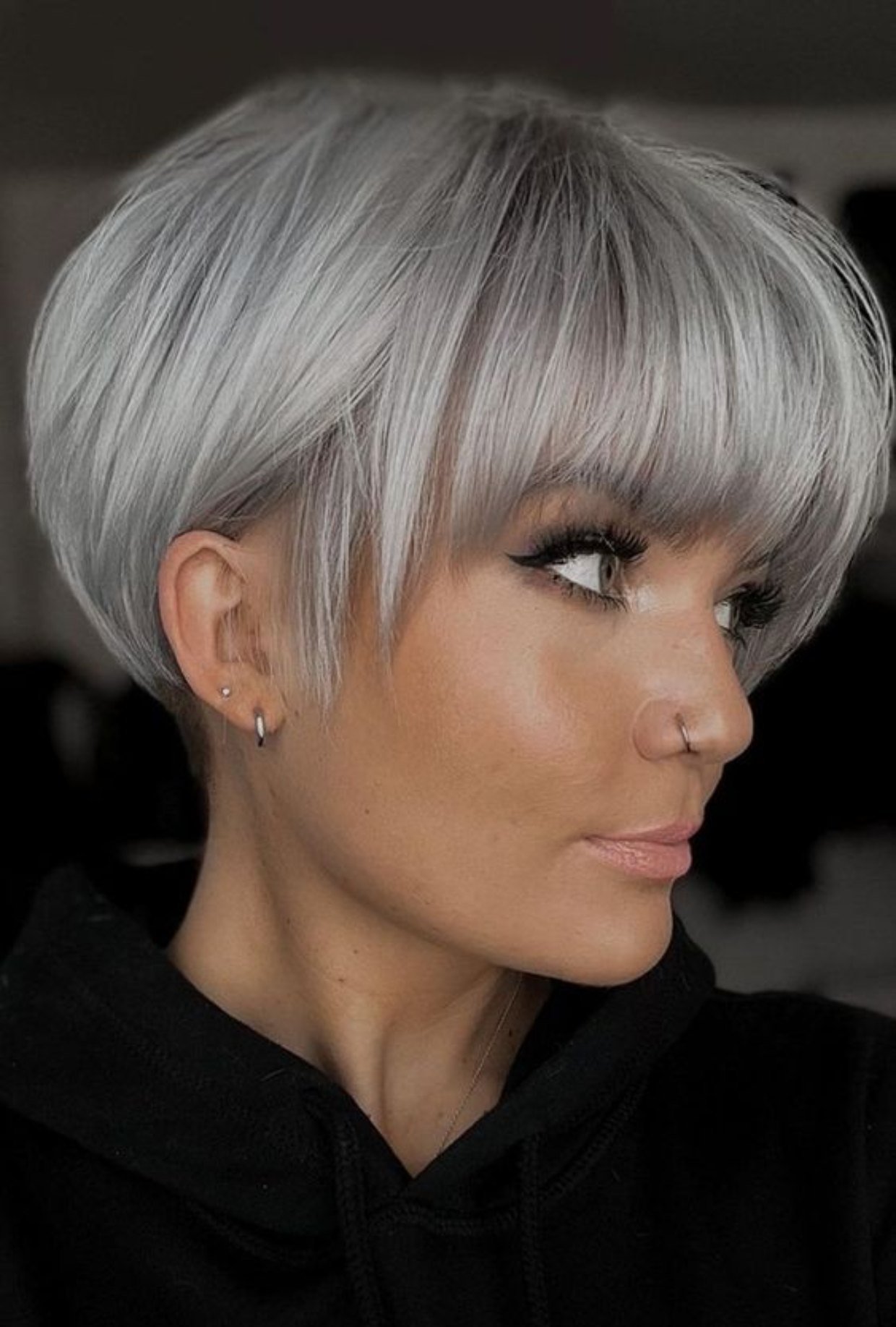 Guia Completo de Cuidados Para Cabelos Brancos Curtos