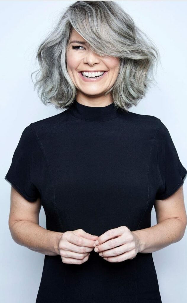 cabelos curtos grisalhos