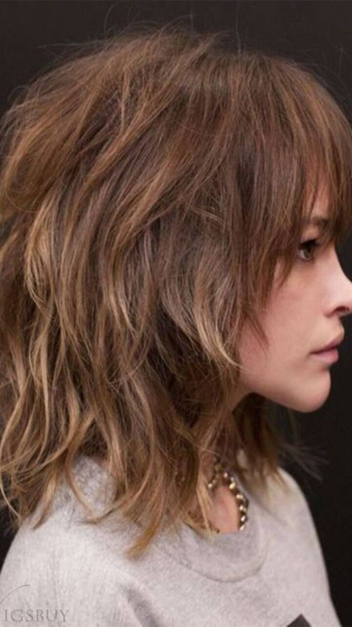 Cabelos Curtos em Camadas: O Segredo para um Look Rejuvenescedor e com Movimento