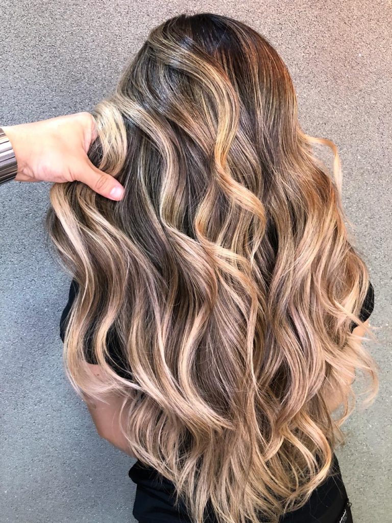 Recuperando Cabelos Danificados por Descoloração: Soluções e Produtos