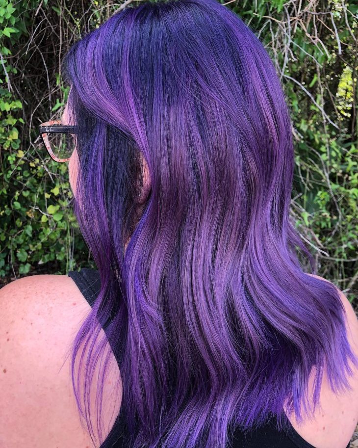 inspirações de cabelo roxo para todos os estilos