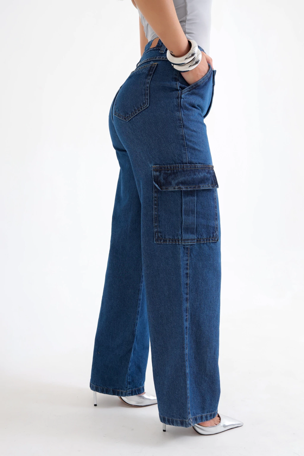 Calça Cargo Jeans Feminina: Modelos Wide Leg