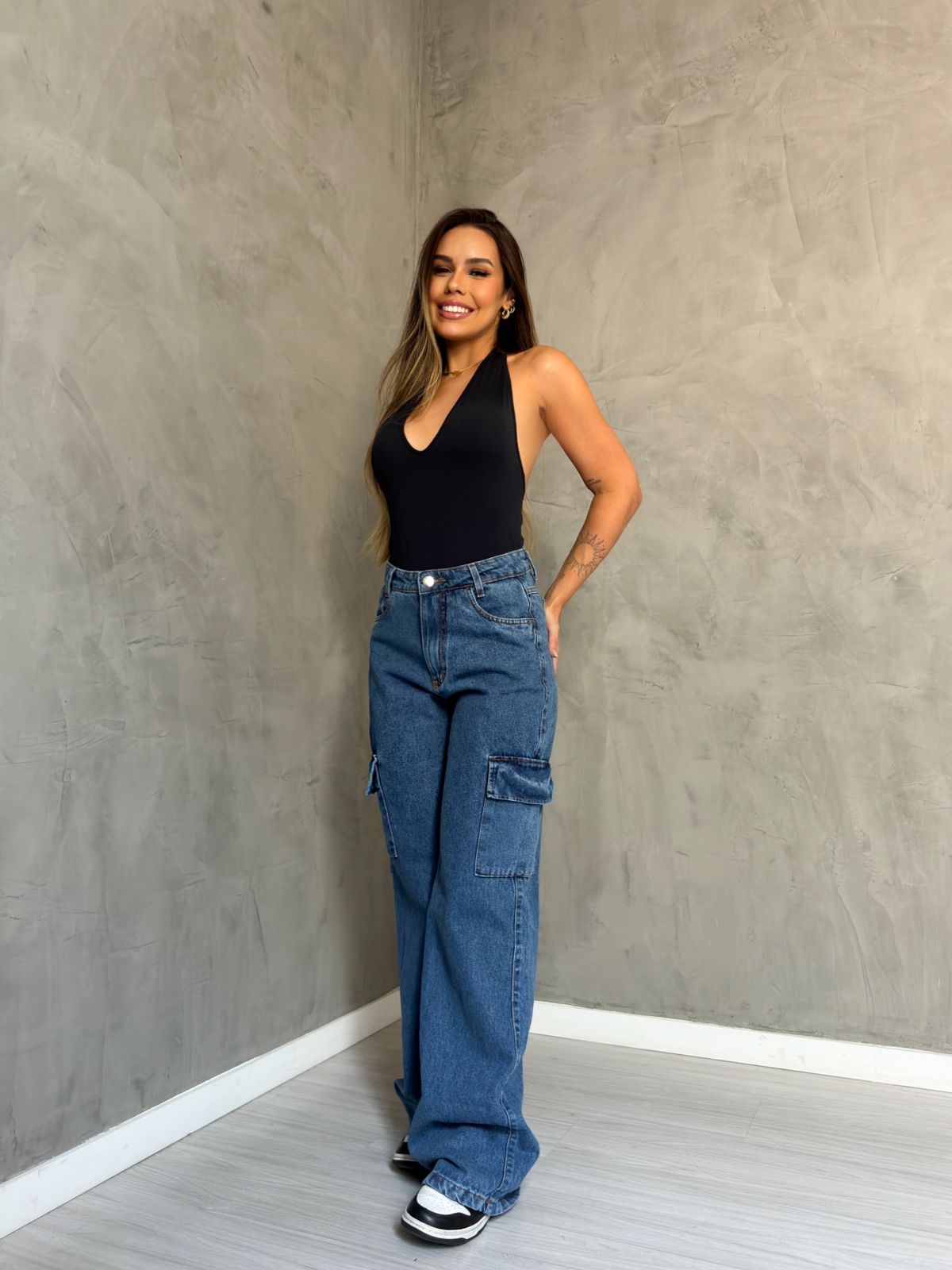 Calça Cargo Jeans: Da Origem Militar à Tendência Fashion de Luxo