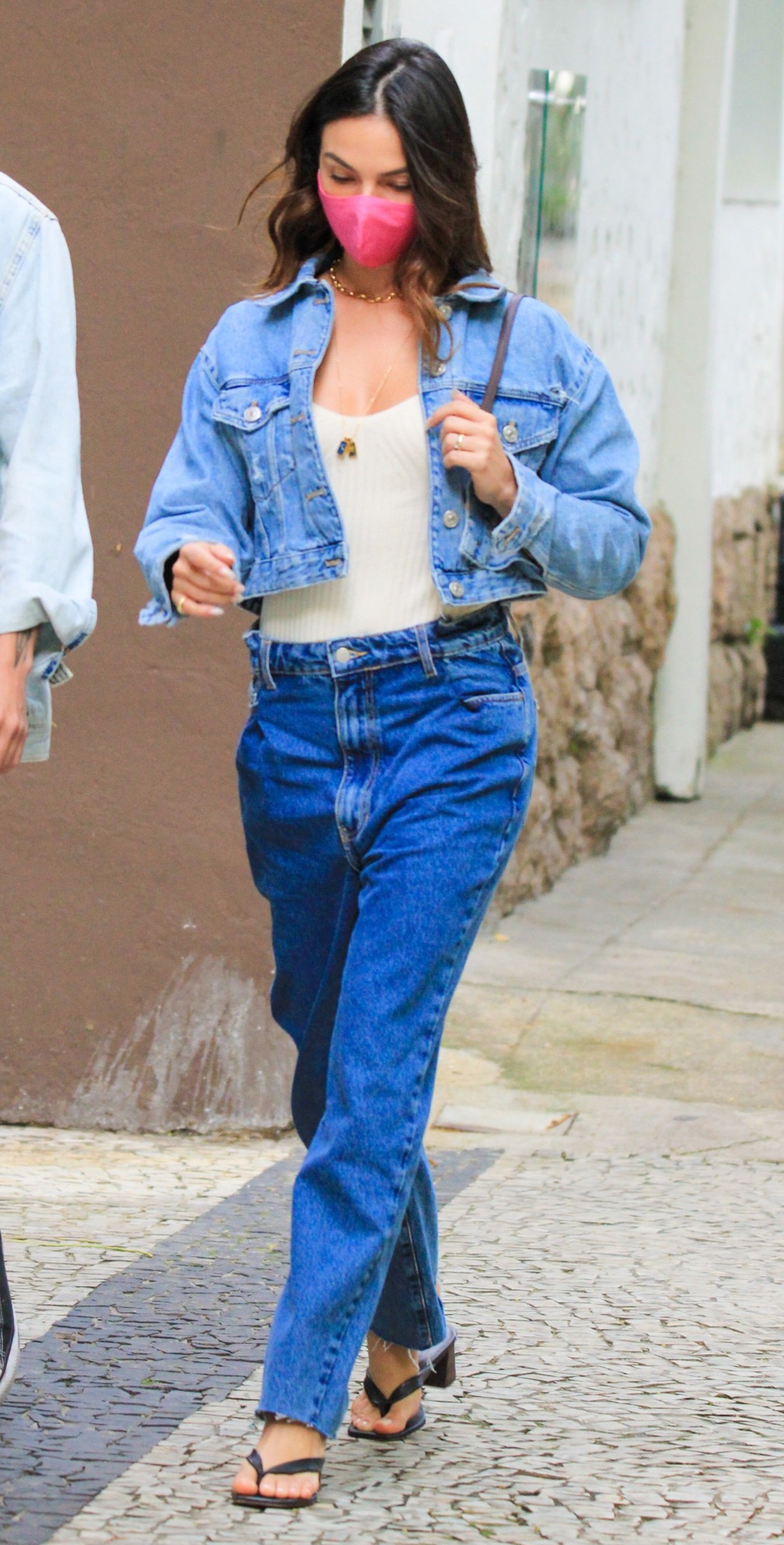 calça jeans flare cintura baixa looks