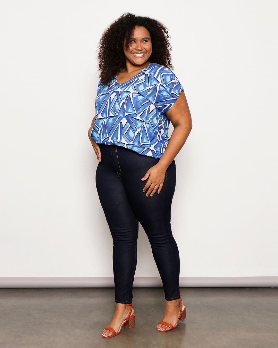 calça jeans plus size wide leg