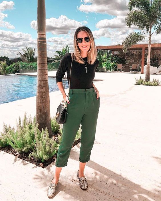 calça flare verde militar