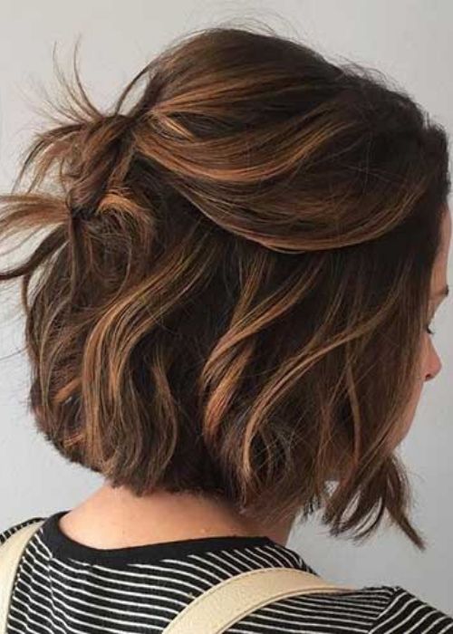 Cabelo Curto Cacheado com Californianas: Inspirações e Cuidados Essenciais