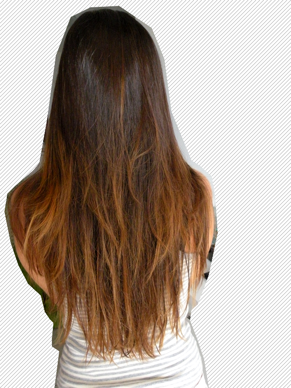 Morena Iluminada em Cabelo Curto: Tons de Mel e Dourado para um Visual Natural