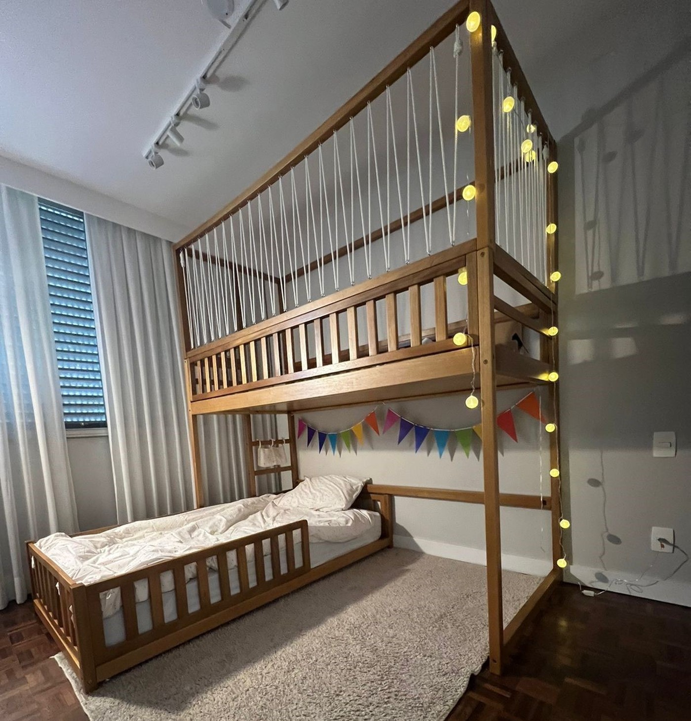 cama suspensa
