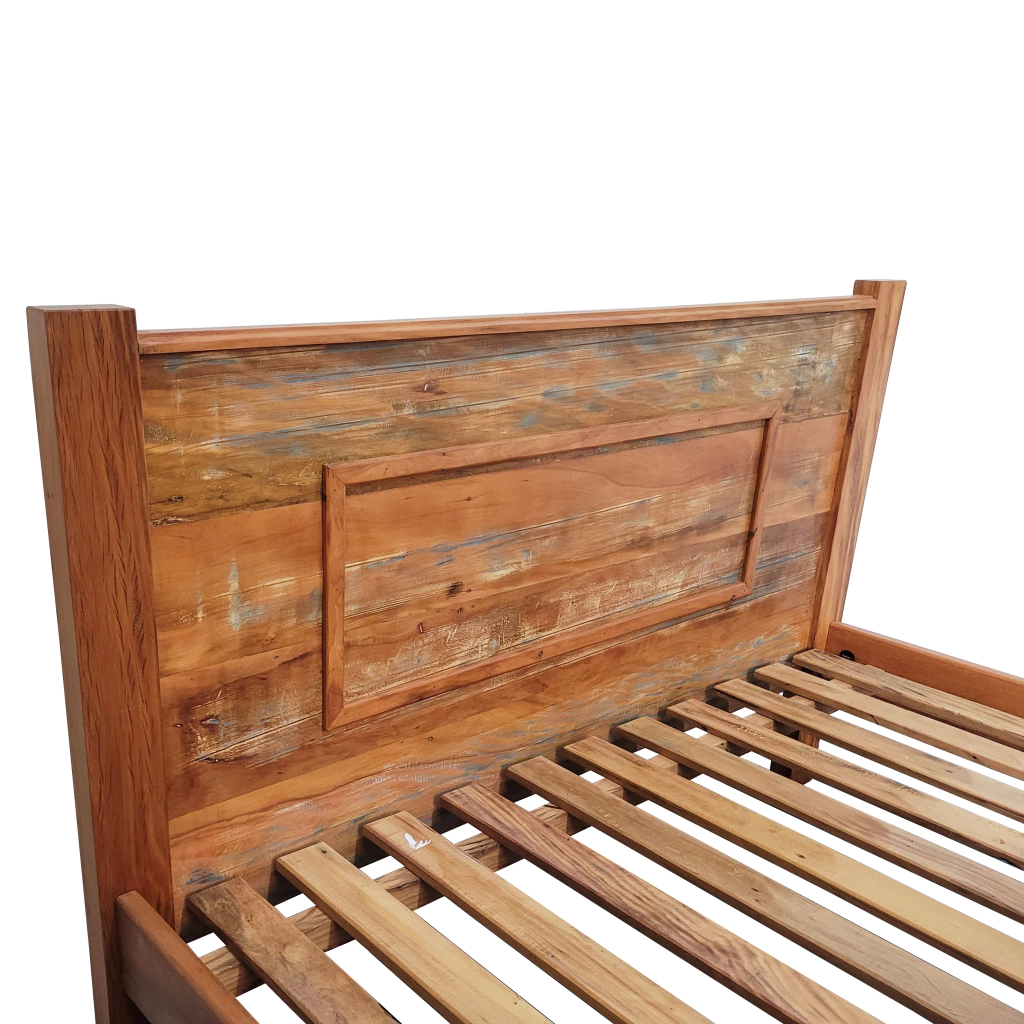 Cama de casal rústica madeira de demolição