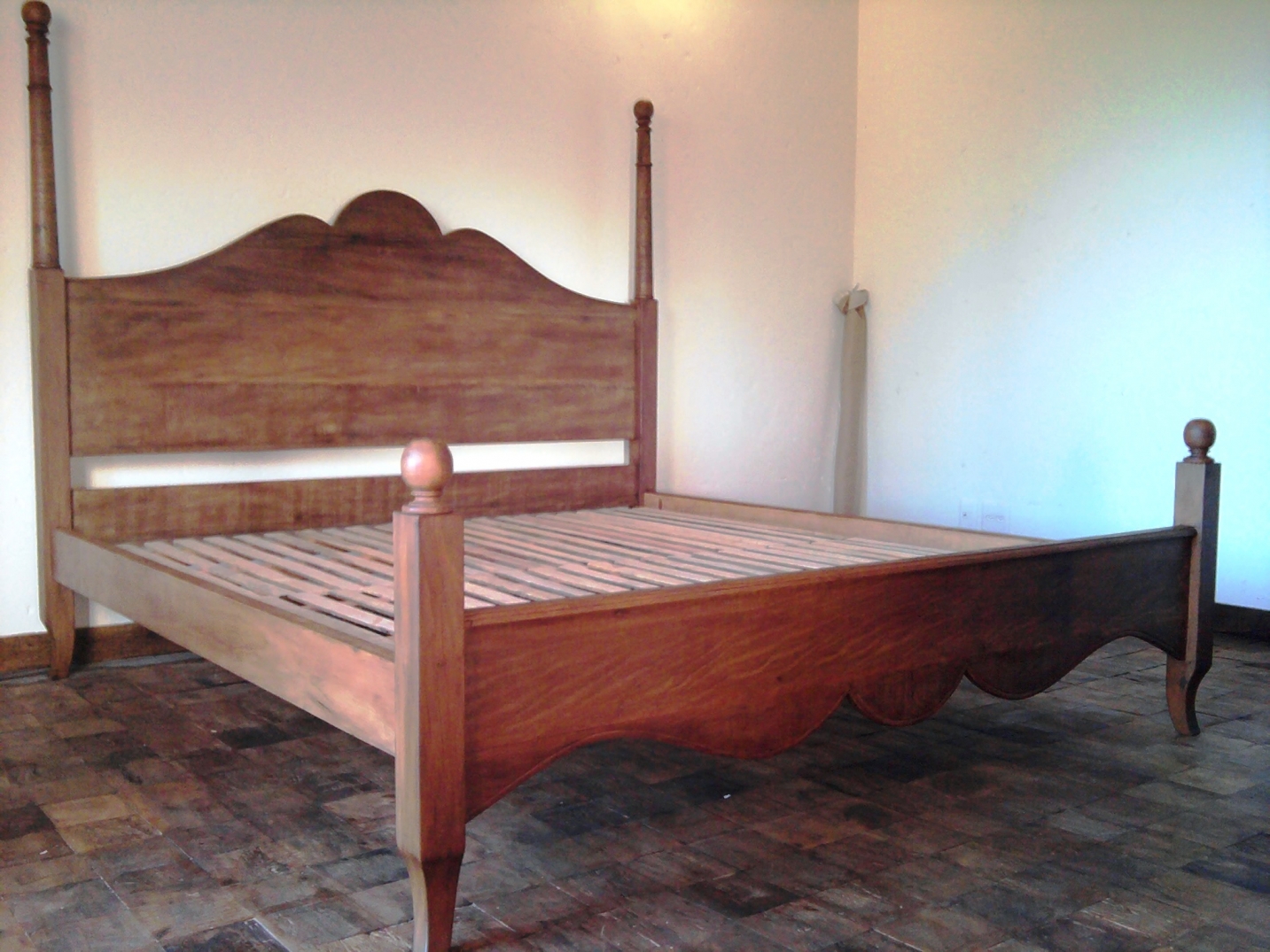 Cama rústica com gavetas casal
