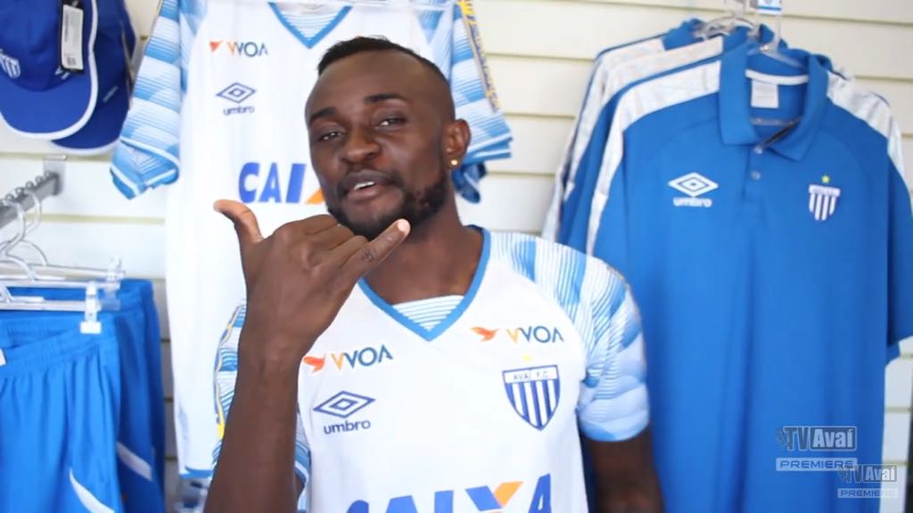 camisa do Avaí feminina estilosa