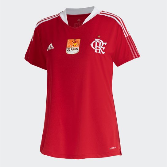 Camisa do Flamengo vermelha com tênis Adidas Samba