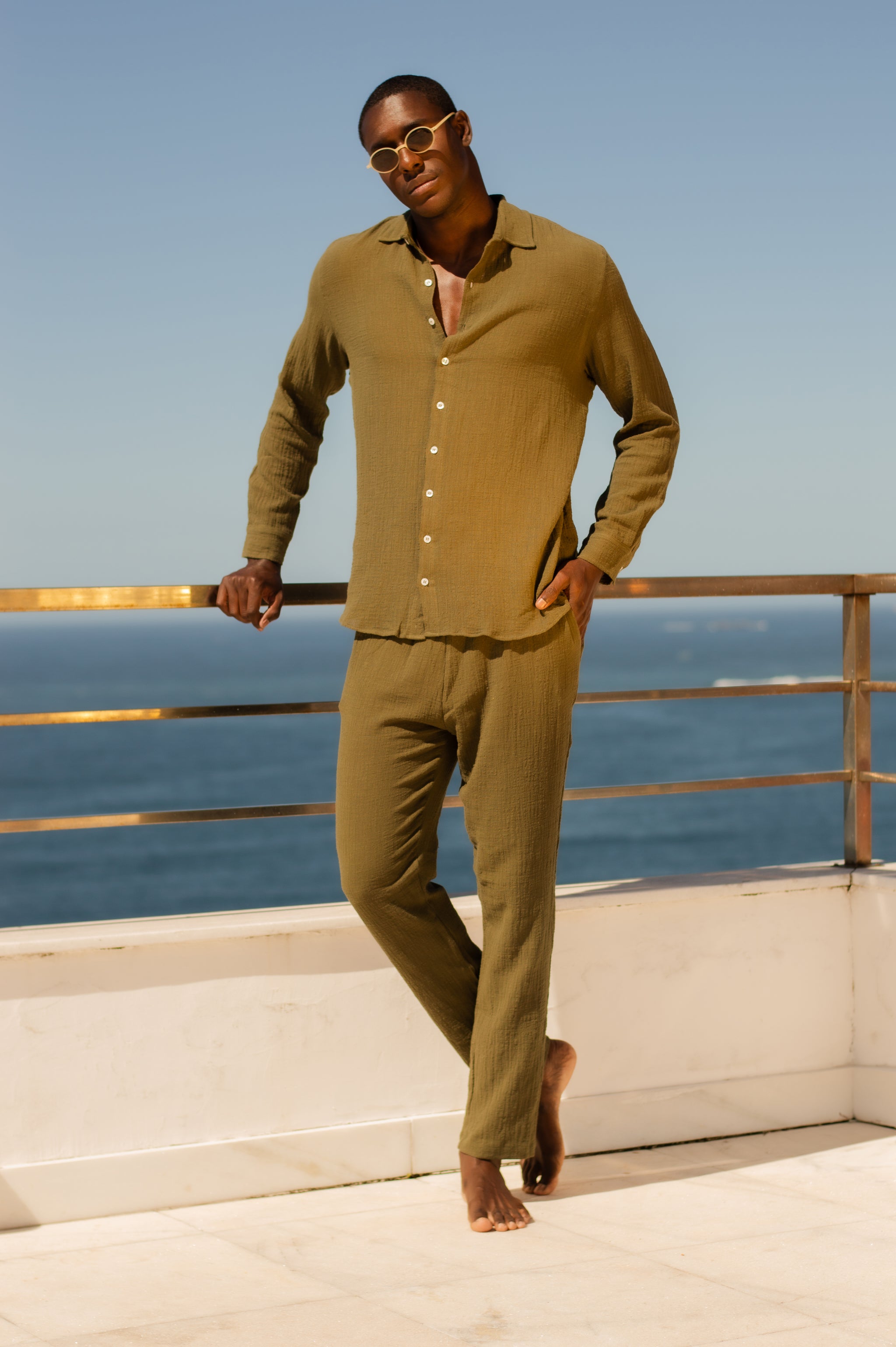 camisa verde oliva para escritório