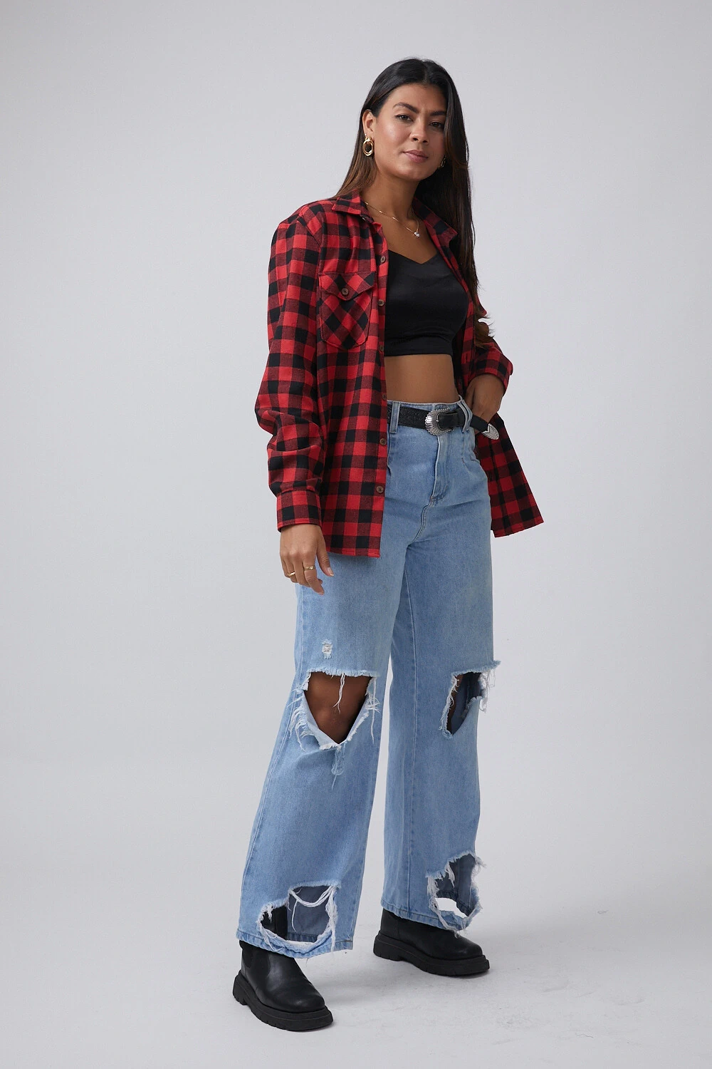 como usar camisa xadrez feminina flanelada