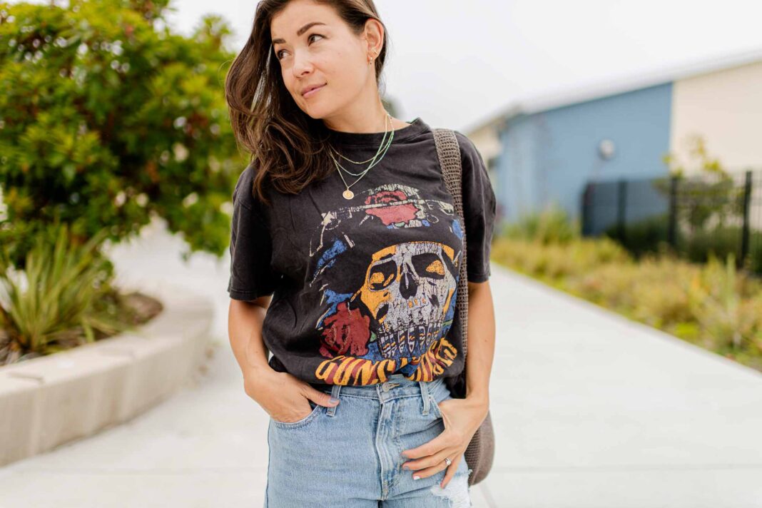acessórios para look camiseta levis