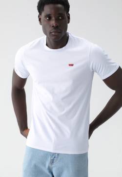 camiseta levis preta look