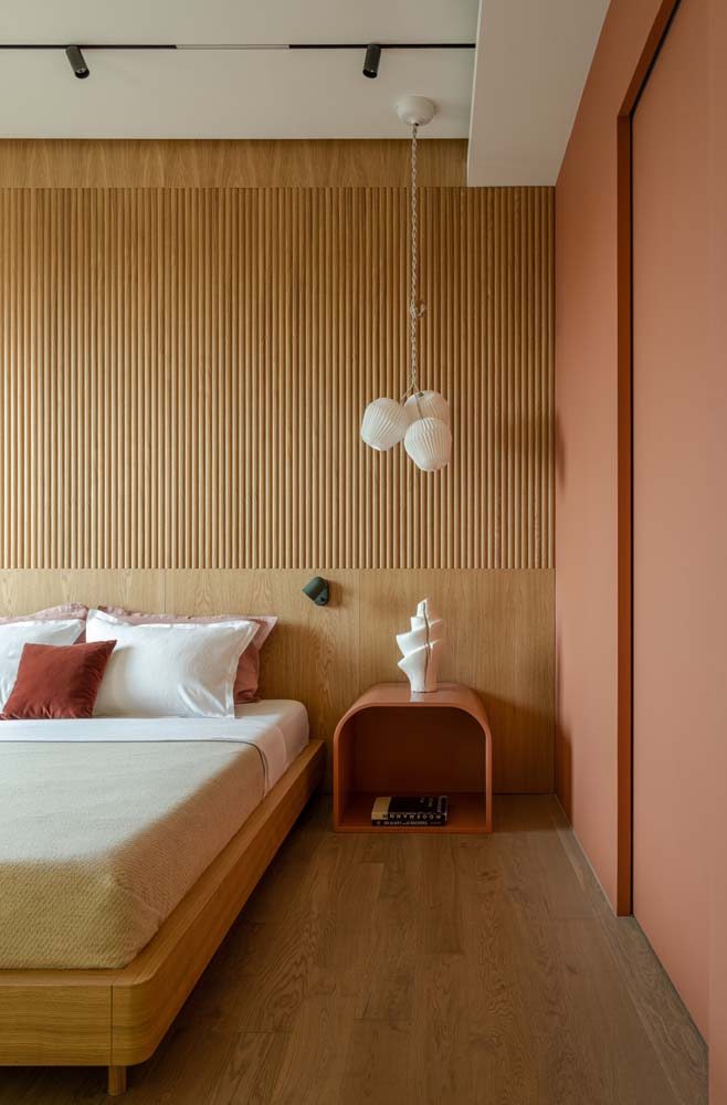 Estilo Parisiense: Como Incorporar o Caramelo em Peças Listradas