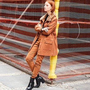 Estilo Parisiense: Como Incorporar o Caramelo em Peças Listradas