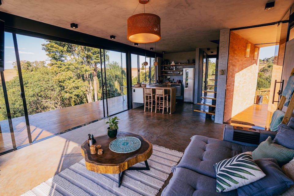 Construção palafitada em terrenos íngremes