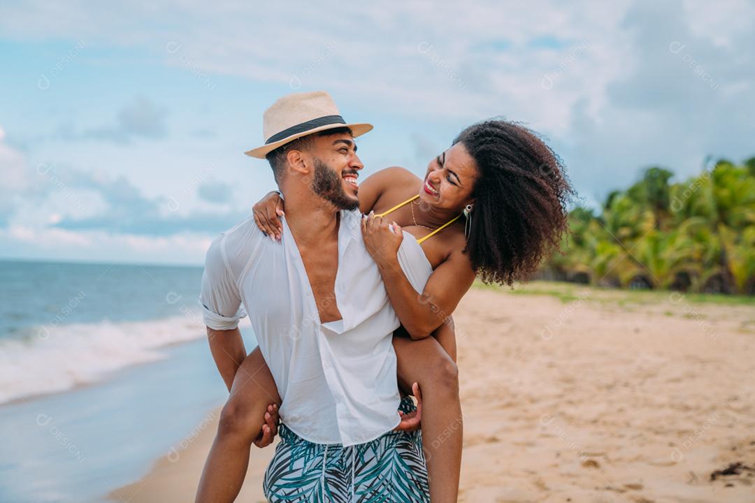 roteiro de praia para casais