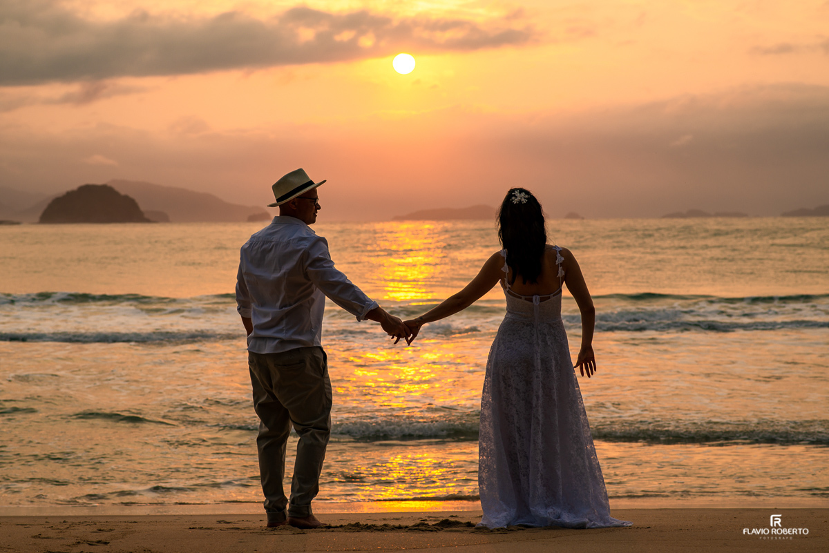 legendas para fotos de casal na praia