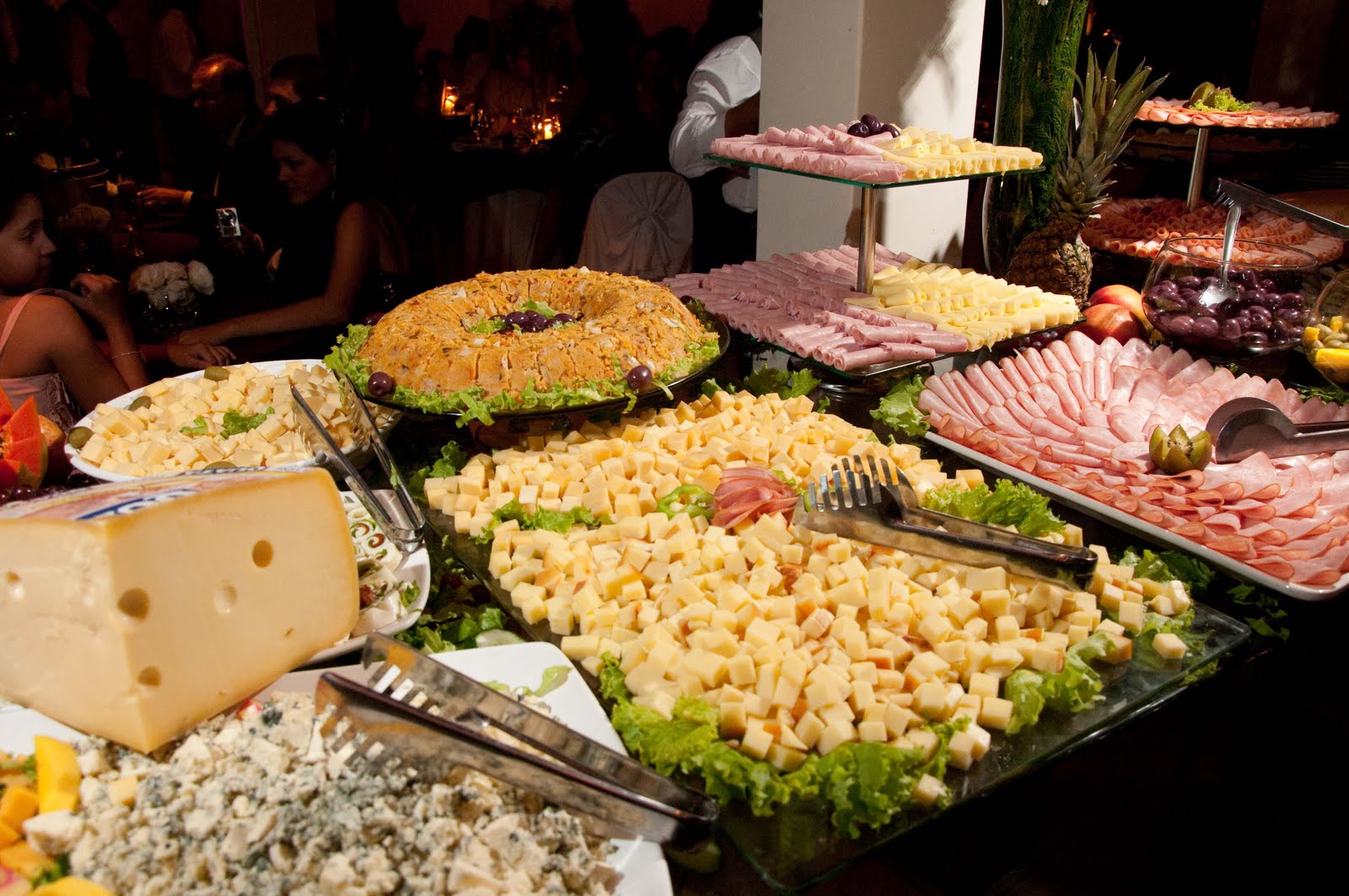 Dicas para Escolher Fornecedores de Casamento: Onde Pesquisar e Comparar