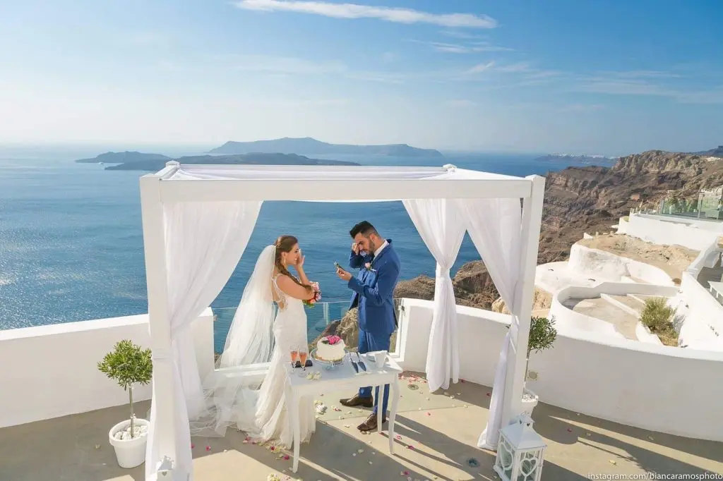 Descubra as Tradições Mais Encantadoras de um Casamento Grego Autêntico