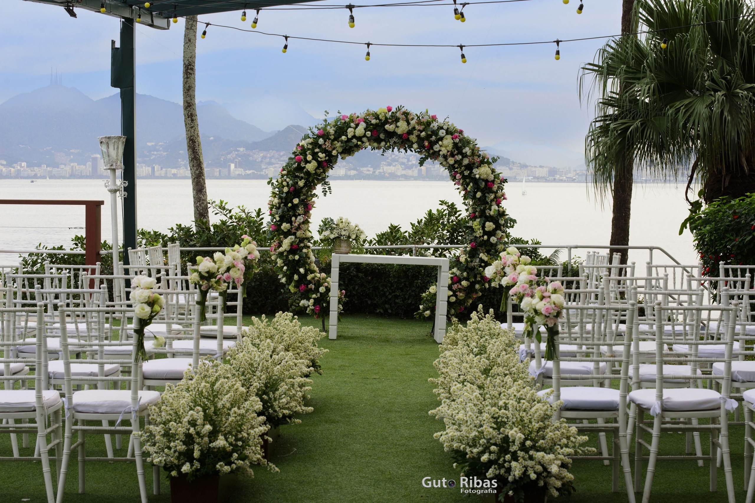 Casamento ao Ar Livre: Dicas Essenciais para um Plano B Infalível