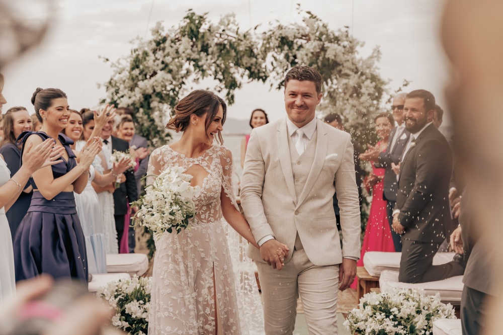 Ideias de iluminação para criar o clima perfeito em seu casamento rústico