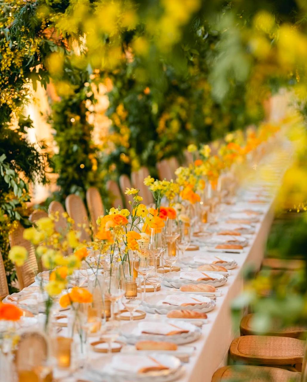 Tendências de Cores para Casamento 2025: O Amarelo em Destaque