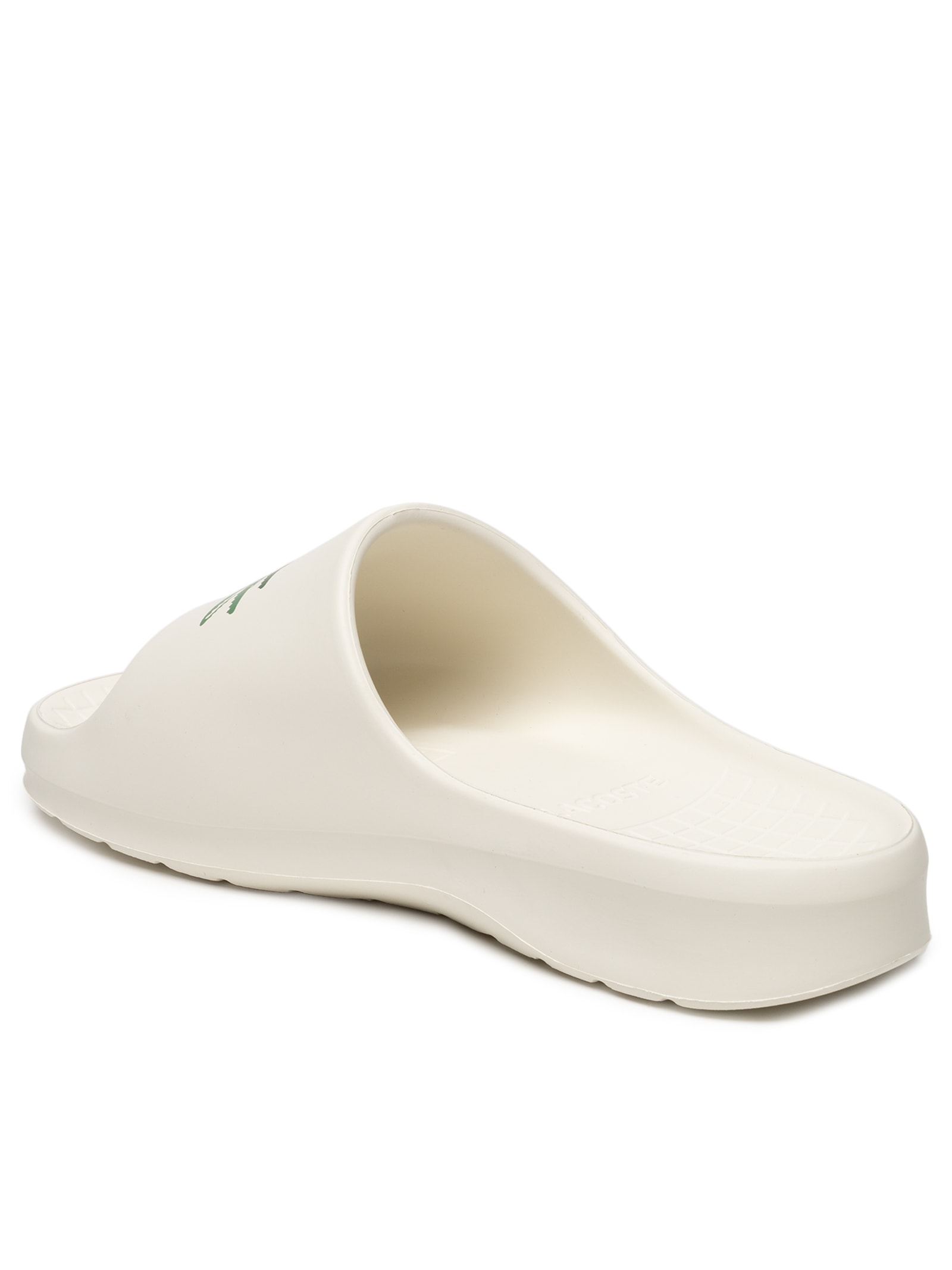 looks com chinelo lacoste branco feminino
