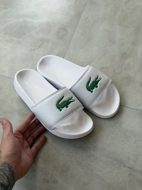 chinelo lacoste branco como usar